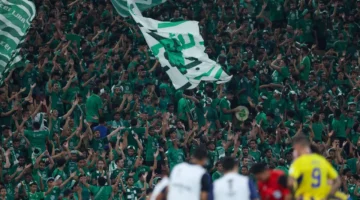 بث مباشر.. تردد القنوات الناقلة لمباراة الفتح والأهلي في دوري روشن السعودي